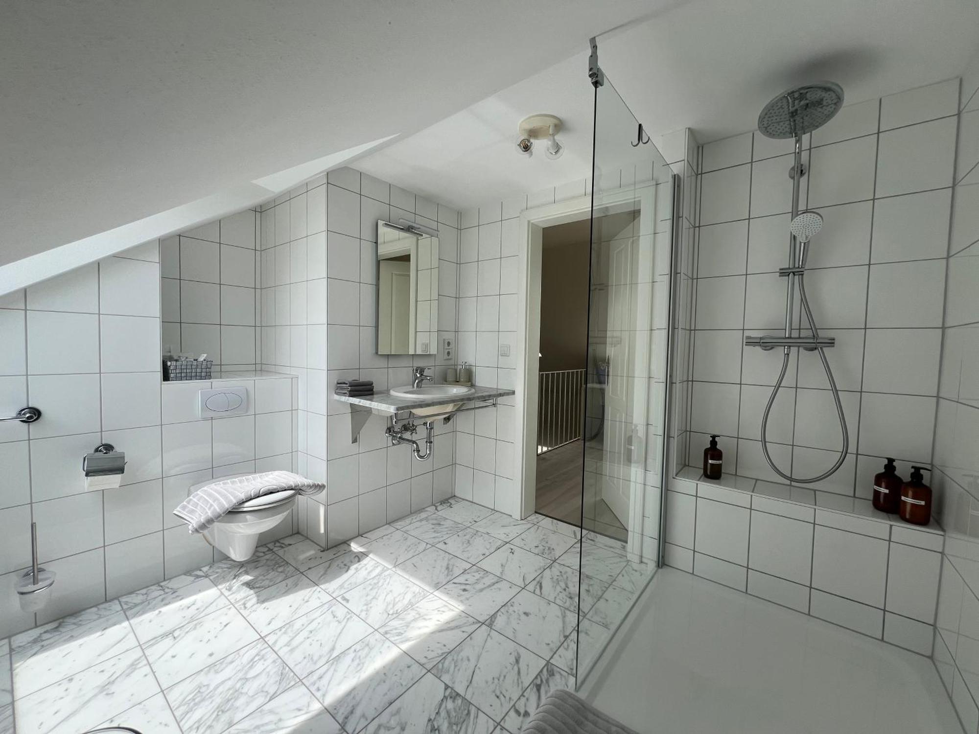 דונאו-אשינגן Maisonette Ferienappartement Mit Garten מראה חיצוני תמונה